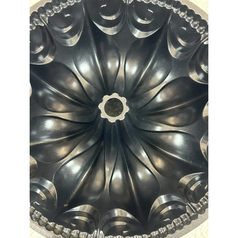 Nordic Ware Fleur De Lis 10 Cup Bundt Cake Baking Pan Non-Stick USA ***EUC***